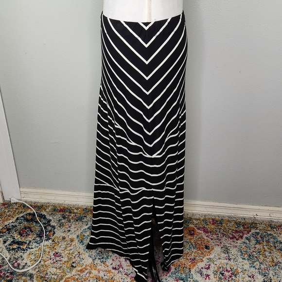 Ann Taylor LOFT Black & White Stripe Side Split Maxi Skirt Size Small - Picture 5 of 8